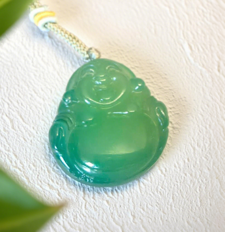 D119 Pendant Necklace: Green Joyful Spirit